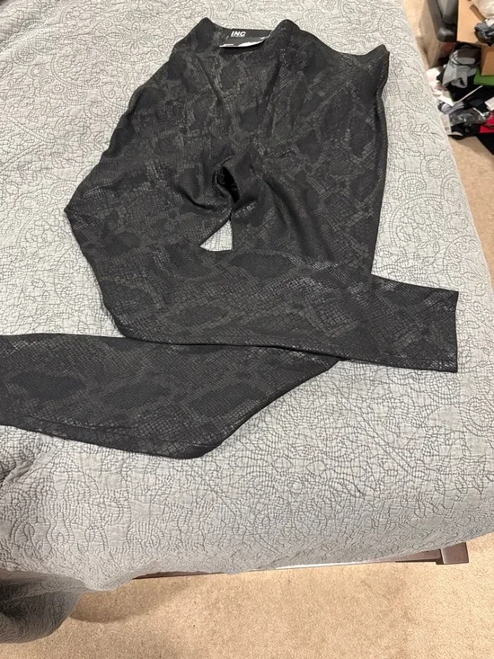 INC International Concepts Black Snake-Print Leggings - Picture 5 of 7